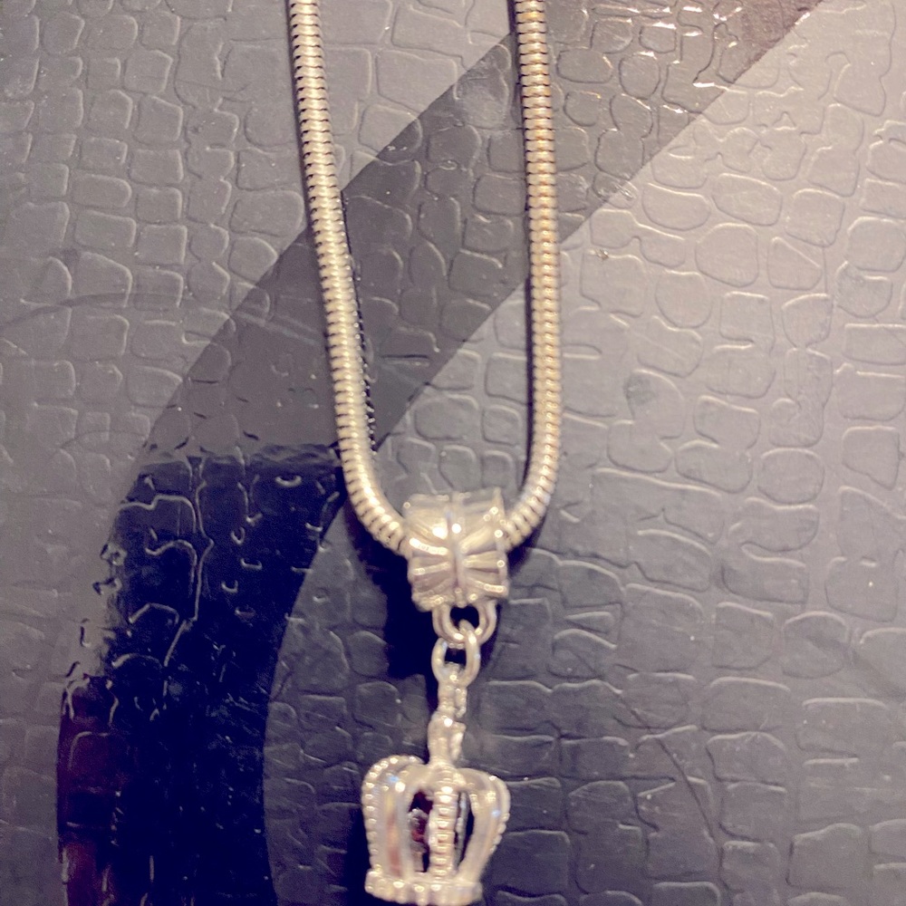 Crown pendant necklace